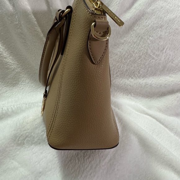 Michael Kors Tan Pebbled Leather Satchel/Crossbody - Picture 4 of 11